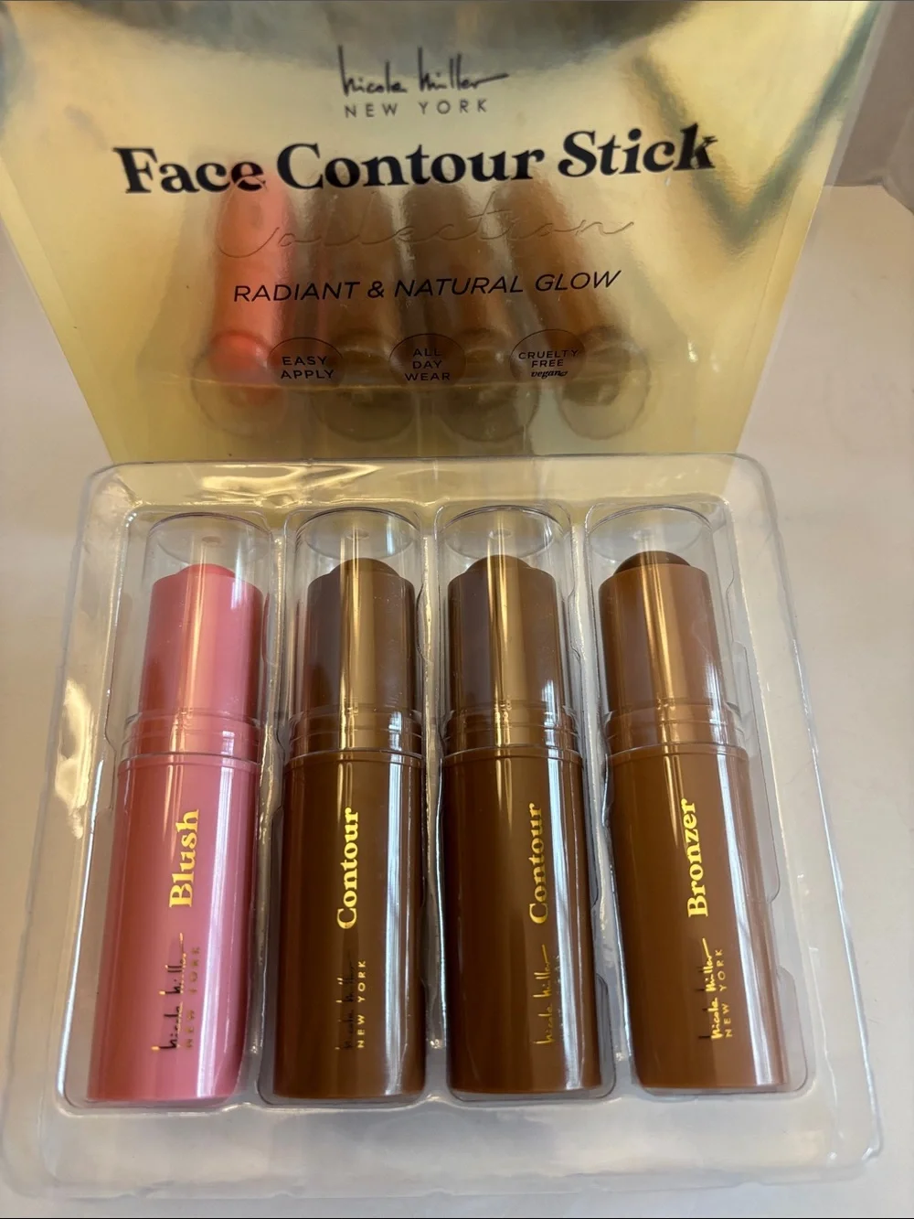 💕3/45💕Nicole Miller Face Contour Stick Collection